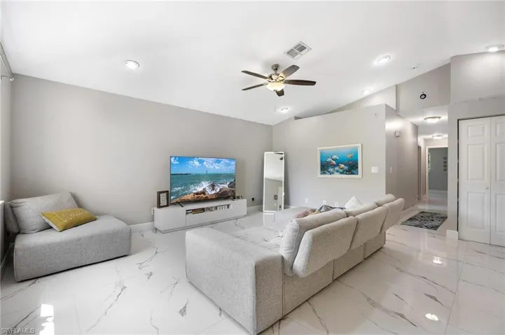 10017  Connecticut  ST, Bonita Springs, FL 34135