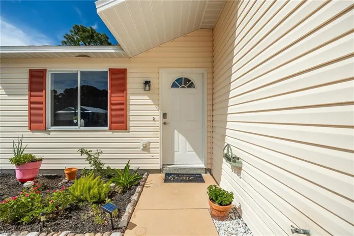 10017  Connecticut  ST, Bonita Springs, FL 34135