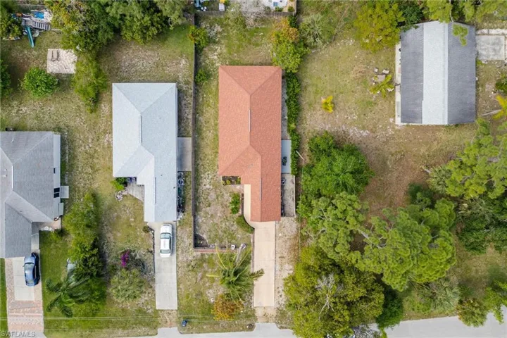 10017  Connecticut  ST, Bonita Springs, FL 34135
