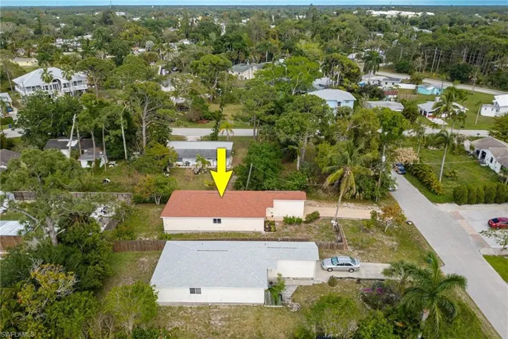 10017  Connecticut  ST, Bonita Springs, FL 34135