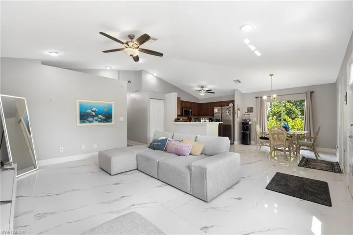 10017  Connecticut  ST, Bonita Springs, FL 34135
