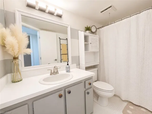 1056  Forest Lakes  DR, Naples, FL 34105