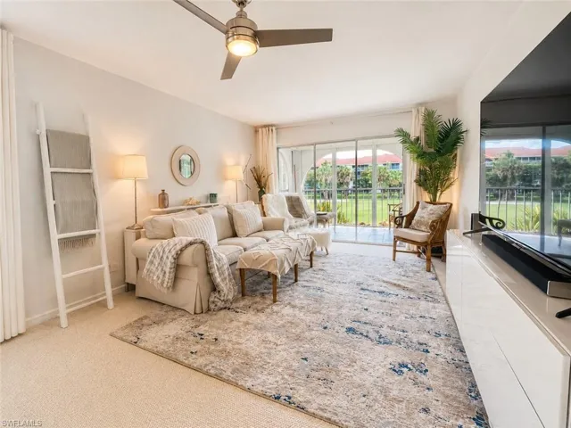 1056  Forest Lakes  DR, Naples, FL 34105