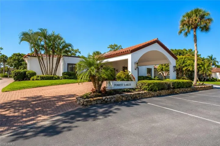 1056  Forest Lakes  DR, Naples, FL 34105