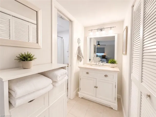 1056  Forest Lakes  DR, Naples, FL 34105