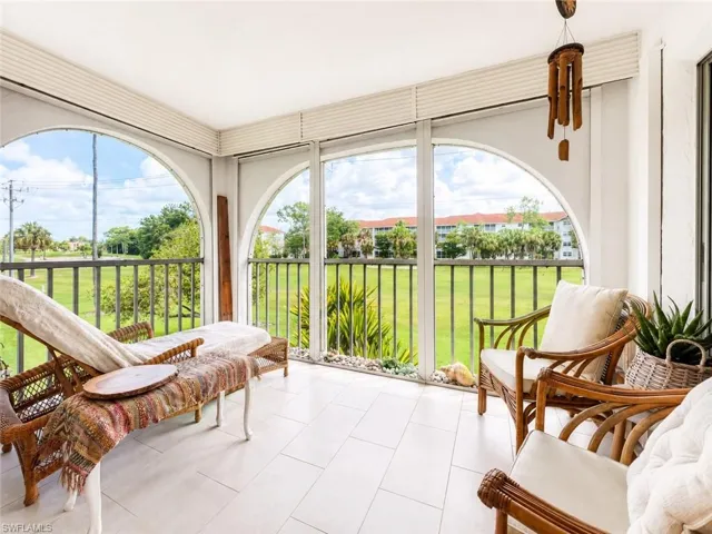 1056  Forest Lakes  DR, Naples, FL 34105