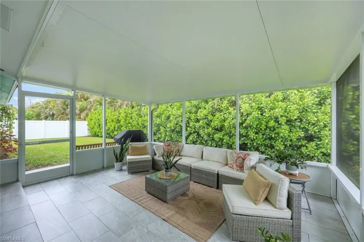 Extended living space, tiled