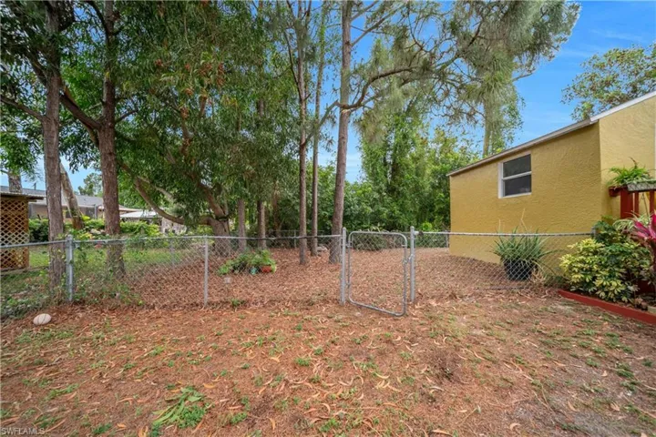 8434 Butternut Rd, Fort Myers, Florida 33967
