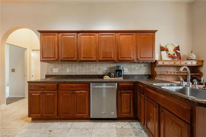 18501  Nalle  RD, North Fort Myers, FL 33917