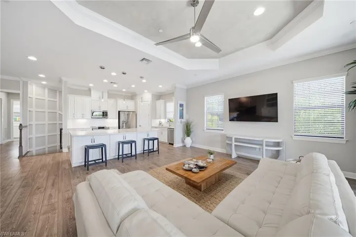 9658 Montelanico Loop 201, Naples, Florida 34119