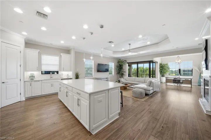 9658 Montelanico Loop 201, Naples, Florida 34119