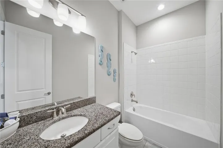 9658 Montelanico Loop 201, Naples, Florida 34119