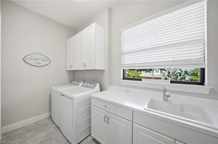 9658 Montelanico Loop 201, Naples, Florida 34119