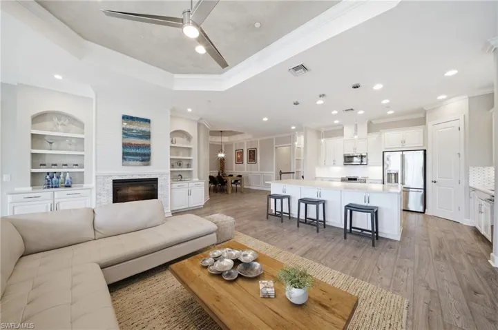 9658 Montelanico Loop 201, Naples, Florida 34119