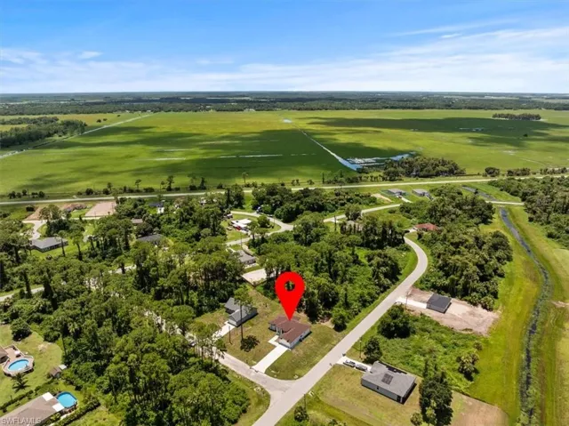 Birds eye view of property