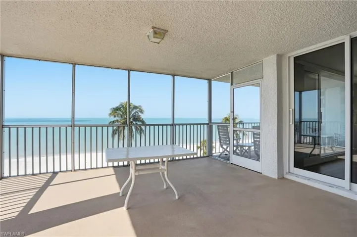 10691  Gulf Shore  DR, Naples, FL 34108