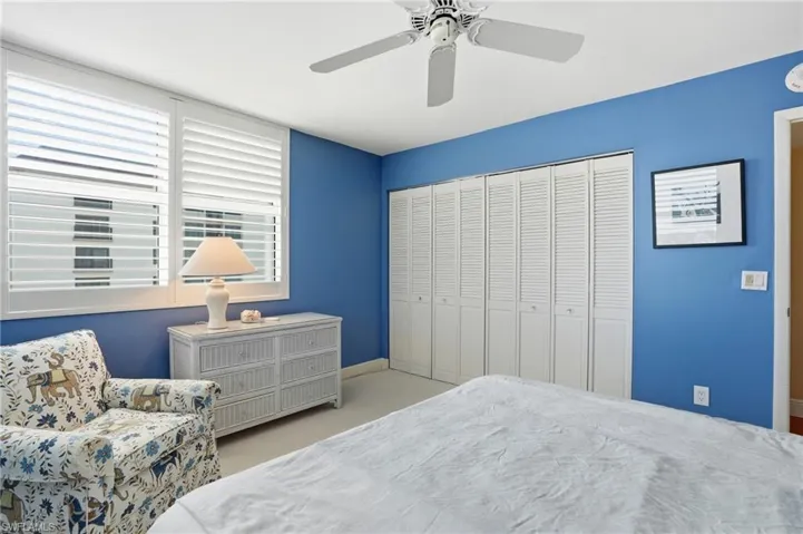 10691  Gulf Shore  DR, Naples, FL 34108