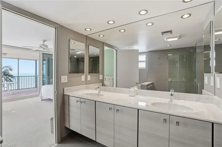 10691  Gulf Shore  DR, Naples, FL 34108