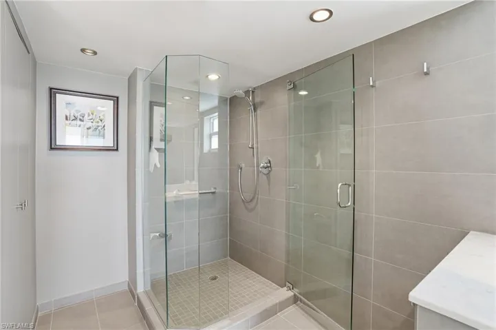 10691  Gulf Shore  DR, Naples, FL 34108