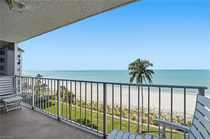 10691  Gulf Shore  DR, Naples, FL 34108