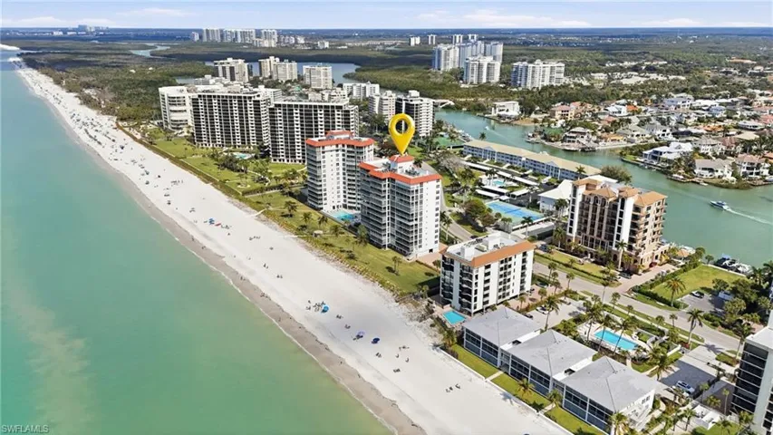 10691  Gulf Shore  DR, Naples, FL 34108