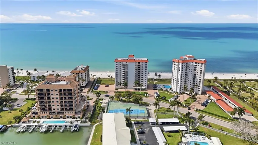 10691  Gulf Shore  DR, Naples, FL 34108
