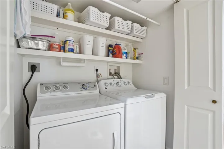 10691  Gulf Shore  DR, Naples, FL 34108