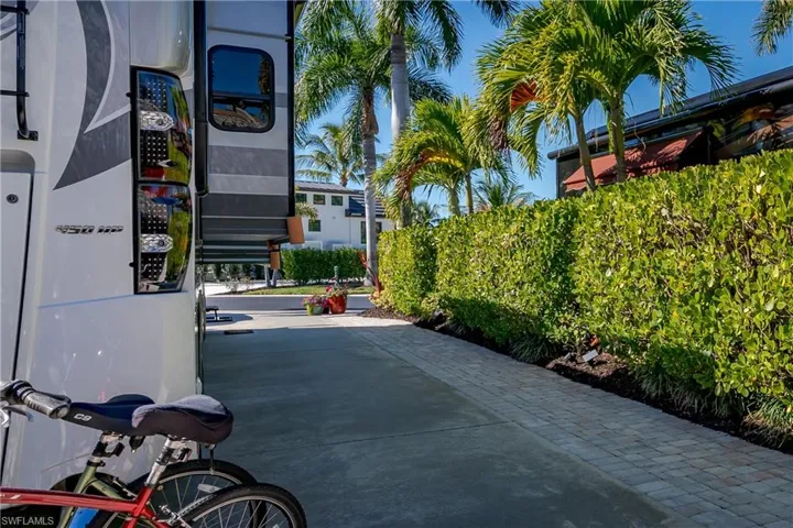 13466 Ladyfish Ln, Naples, Florida 34114