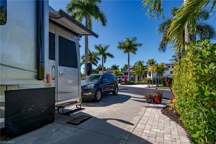 13466 Ladyfish Ln, Naples, Florida 34114
