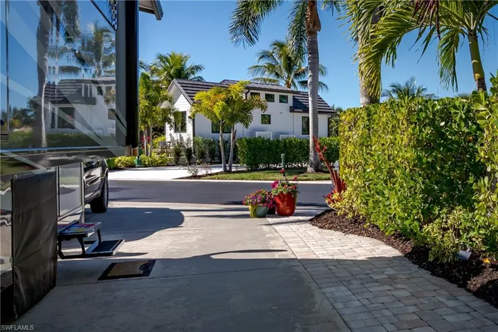 13466 Ladyfish Ln, Naples, Florida 34114