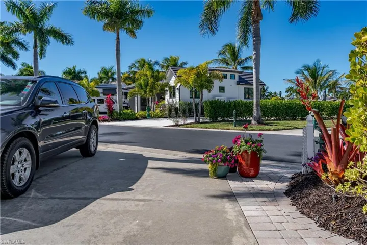 13466 Ladyfish Ln, Naples, Florida 34114