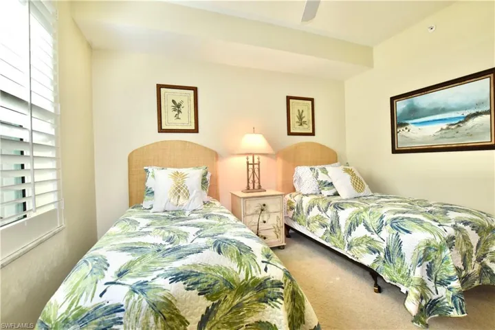 430 Cove Tower Dr 302, Naples, Florida 34110