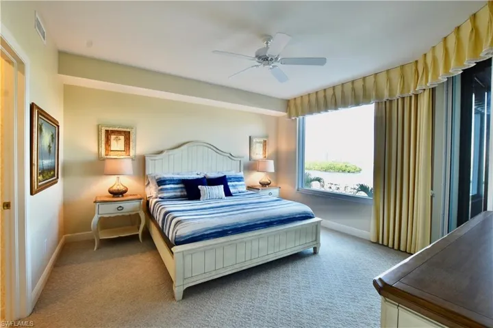 430 Cove Tower Dr 302, Naples, Florida 34110