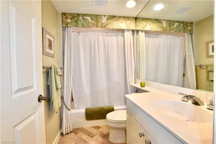 430 Cove Tower Dr 302, Naples, Florida 34110