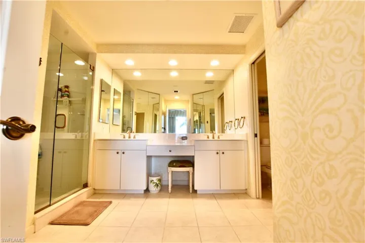 430 Cove Tower Dr 302, Naples, Florida 34110