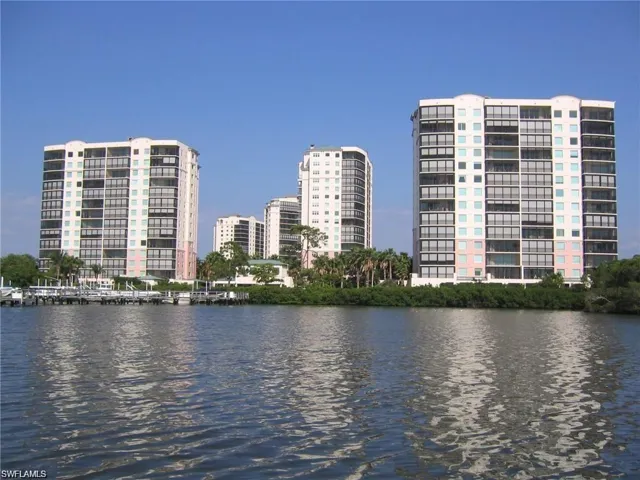 430 Cove Tower Dr 302, Naples, Florida 34110