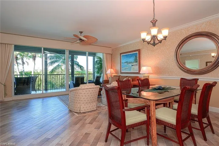 430 Cove Tower Dr 302, Naples, Florida 34110