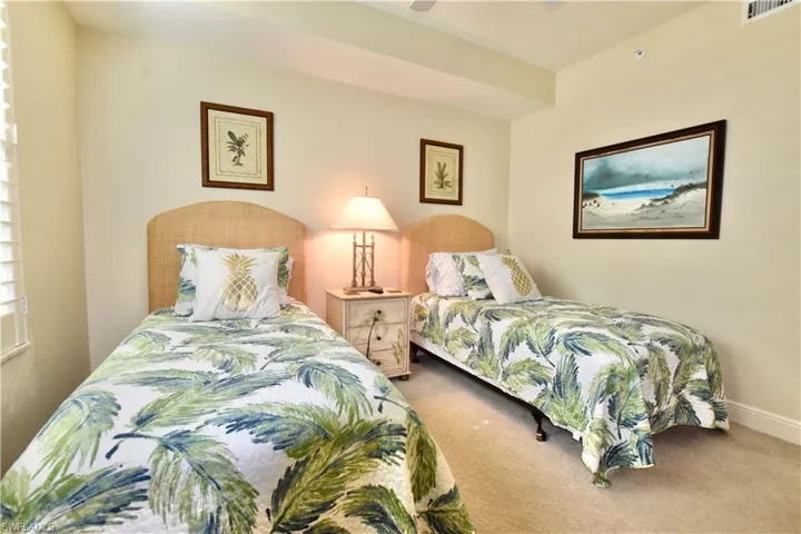 430 Cove Tower Dr 302, Naples, Florida 34110
