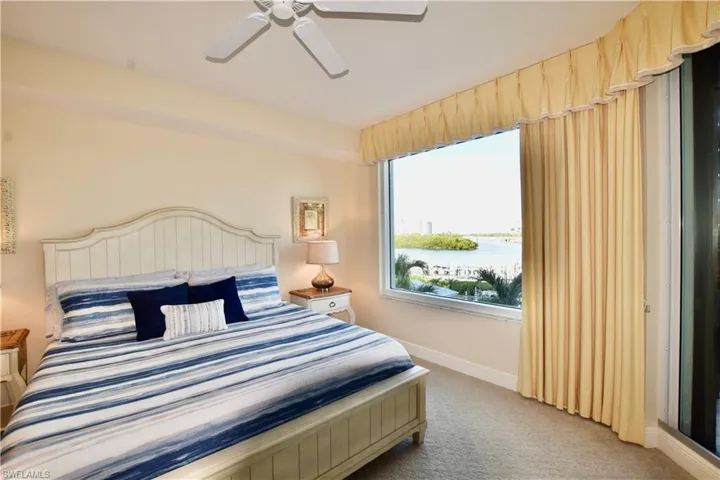 430 Cove Tower Dr 302, Naples, Florida 34110