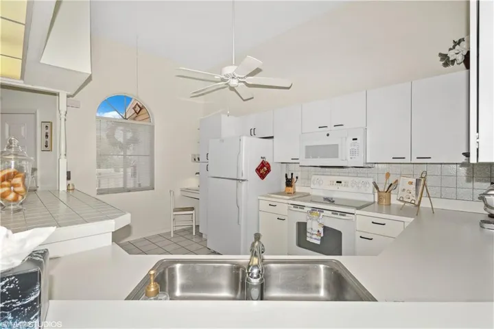 2711  Citrus Lake  DR, Naples, FL 34109