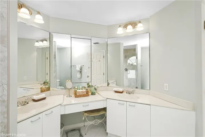 Master Bathroom - Dual Vanities