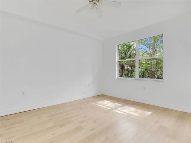 1882  Tarpon Bay S DR, Naples, FL 34119