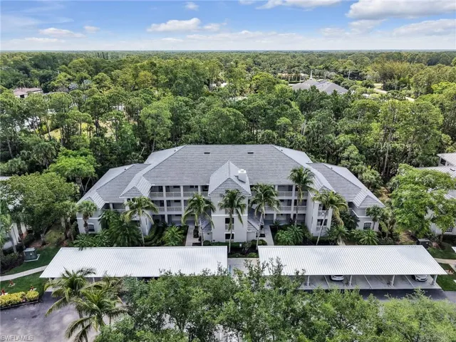 1882  Tarpon Bay S DR, Naples, FL 34119