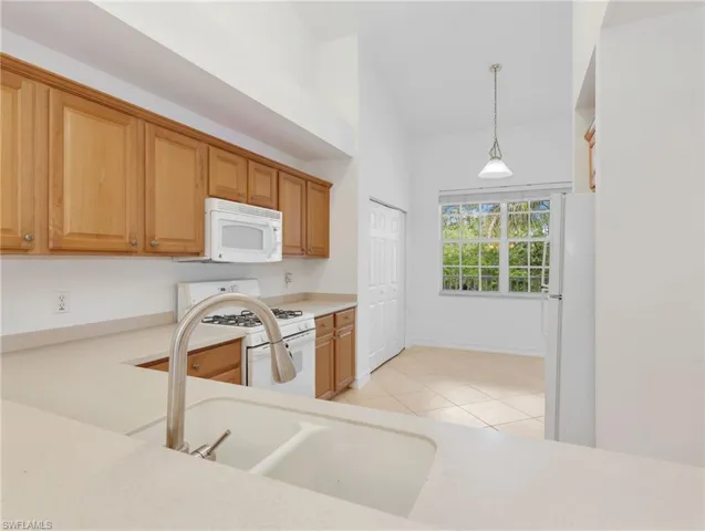 1882  Tarpon Bay S DR, Naples, FL 34119