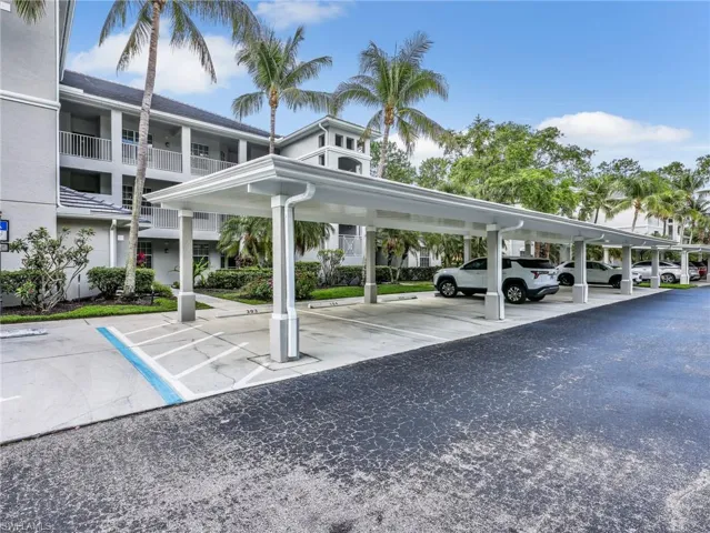 1882  Tarpon Bay S DR, Naples, FL 34119