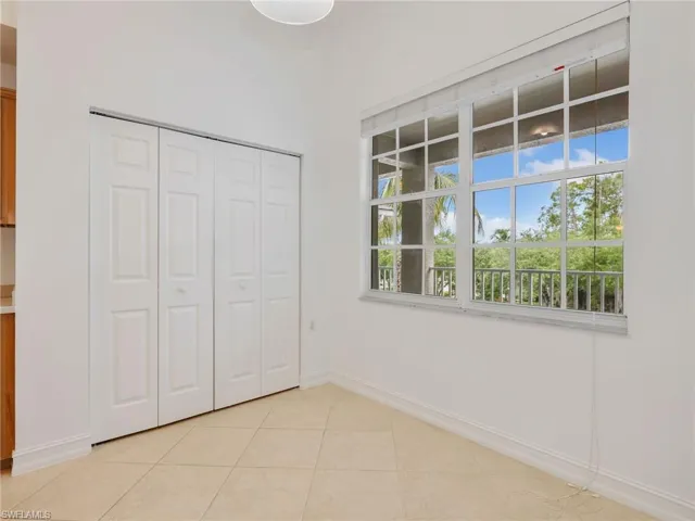 1882  Tarpon Bay S DR, Naples, FL 34119