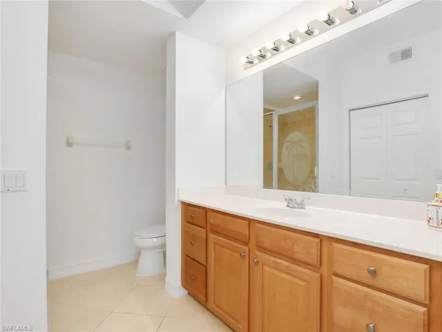1882  Tarpon Bay S DR, Naples, FL 34119