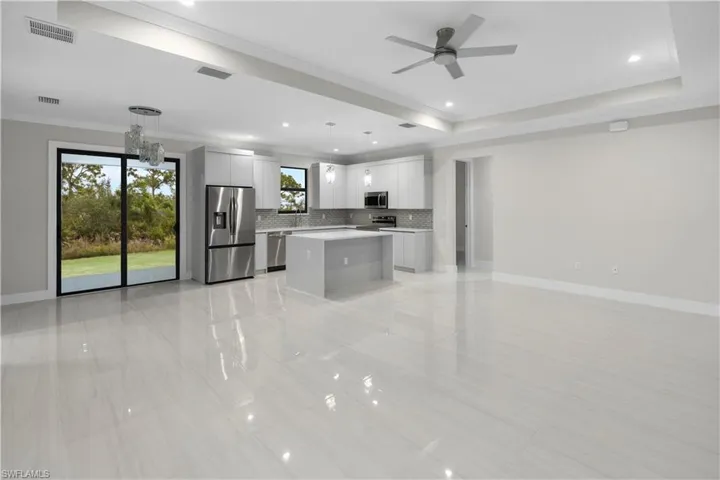 4099  6th SE AVE, Naples, FL 34117