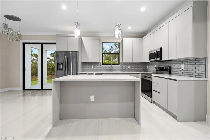 4099  6th SE AVE, Naples, FL 34117