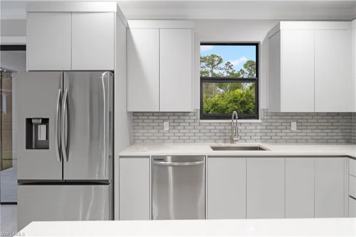 4099  6th SE AVE, Naples, FL 34117